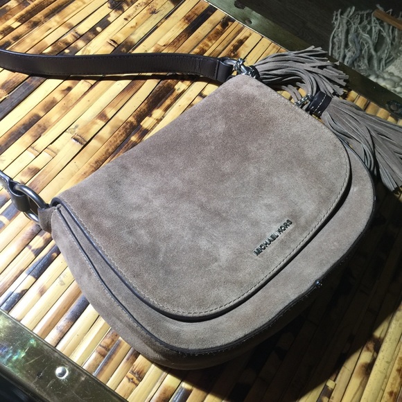 MK Cross Body - Picture 2 of 8